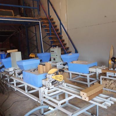 Купить Двойная главная опилк повторно используя деревянную машину ног паллета online manufacture