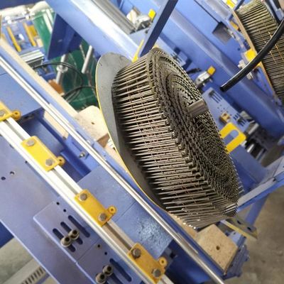 Купить Паллет CNC пригвождая машину для американского деревянного паллета online manufacture